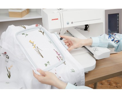 Вышивальная машина Janome Memory Craft 550E